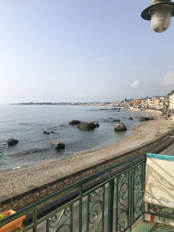 Hostel Beach House Giardini-Naxos Exterior foto