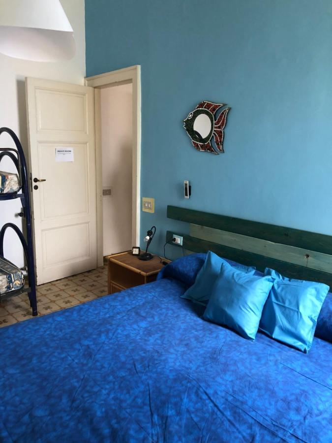 Hostel Beach House Giardini-Naxos Exterior foto