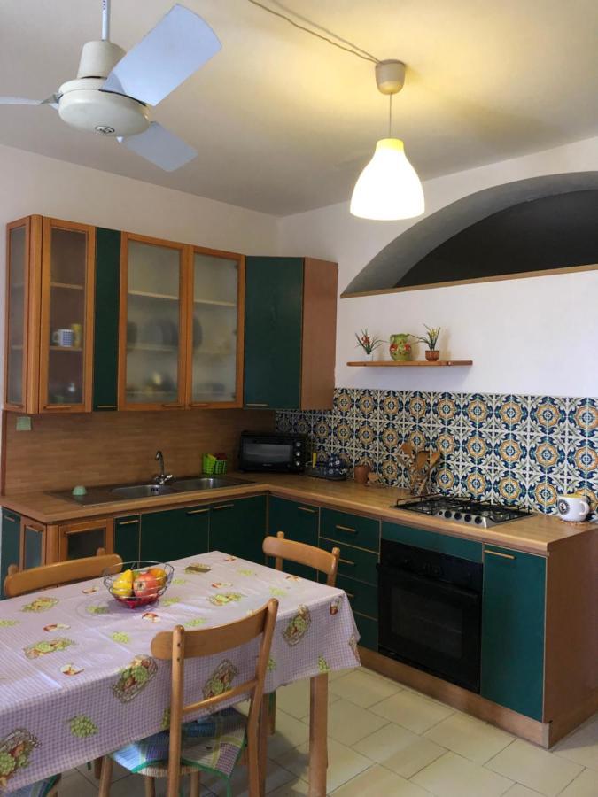 Hostel Beach House Giardini-Naxos Exterior foto