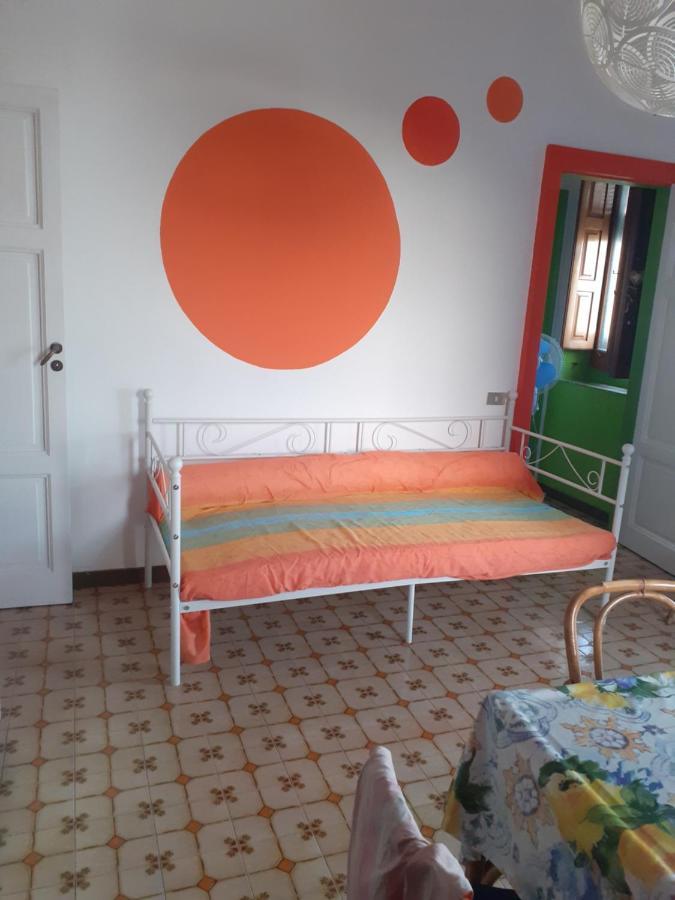 Hostel Beach House Giardini-Naxos Exterior foto