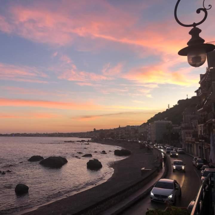 Hostel Beach House Giardini-Naxos Exterior foto